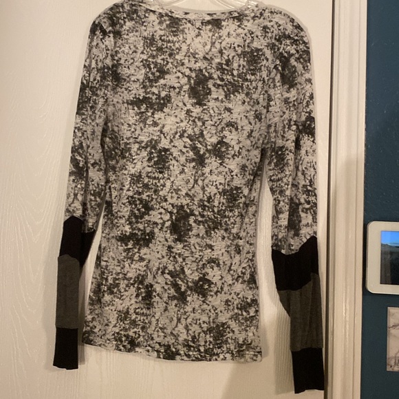 BKE burnout gray and black long sleeve top size medium - Picture 5 of 5